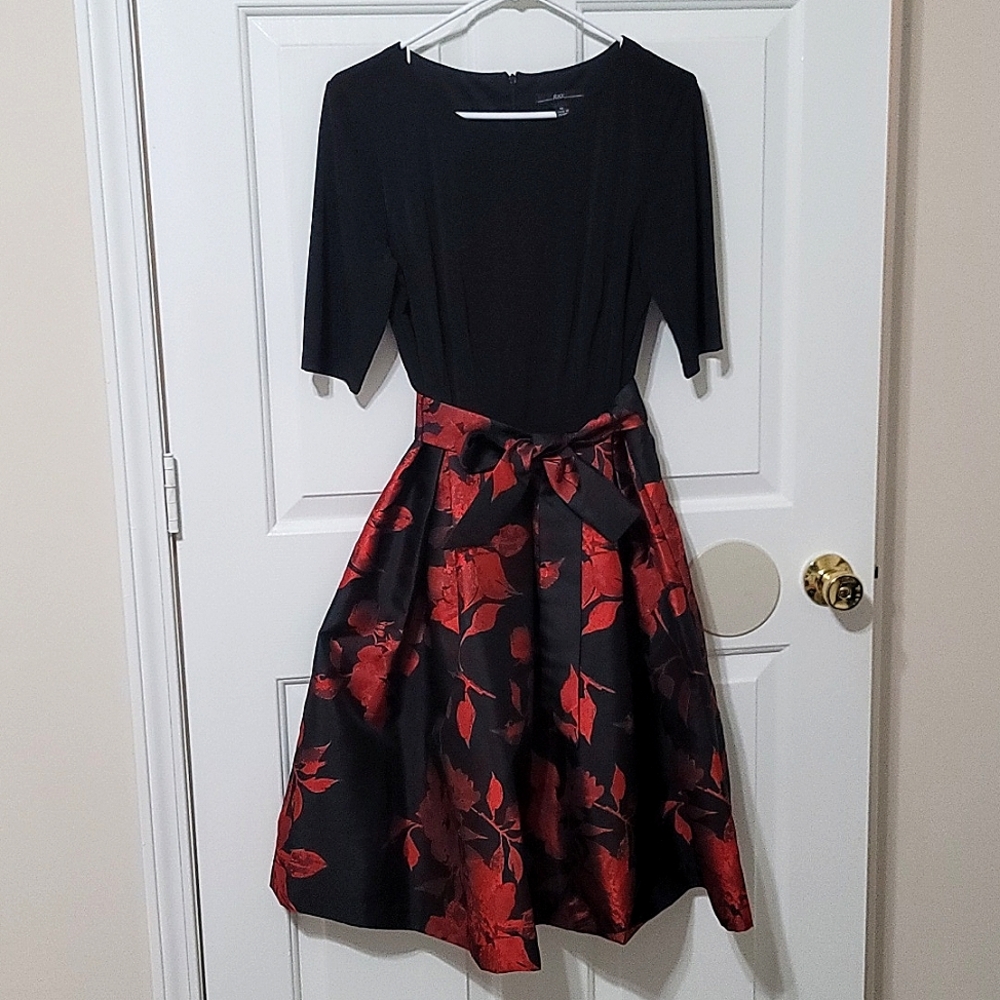 Short-sleeve Floral Dress